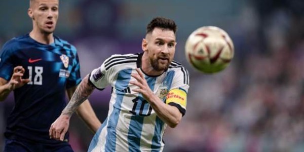 开云全站下载-愤怒的梅西？受伤的梅西？还是那个超神的梅西！