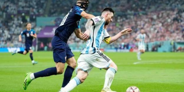 开云全站下载-愤怒的梅西？受伤的梅西？还是那个超神的梅西！