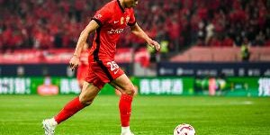 不凡刘若钒本赛季贡献5球4助攻，两项数据均是中超生涯最高