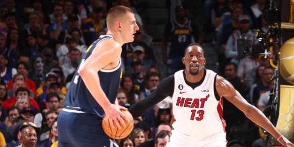 开云棋牌下载-超级苦主！掘金连续5年常规赛横扫热火 近15战14胜